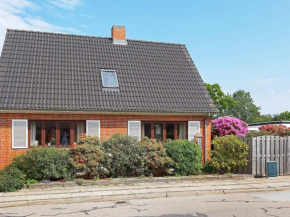 8 person holiday home in lb k, Ålbæk
